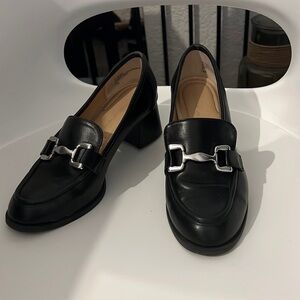 Heeled loafers